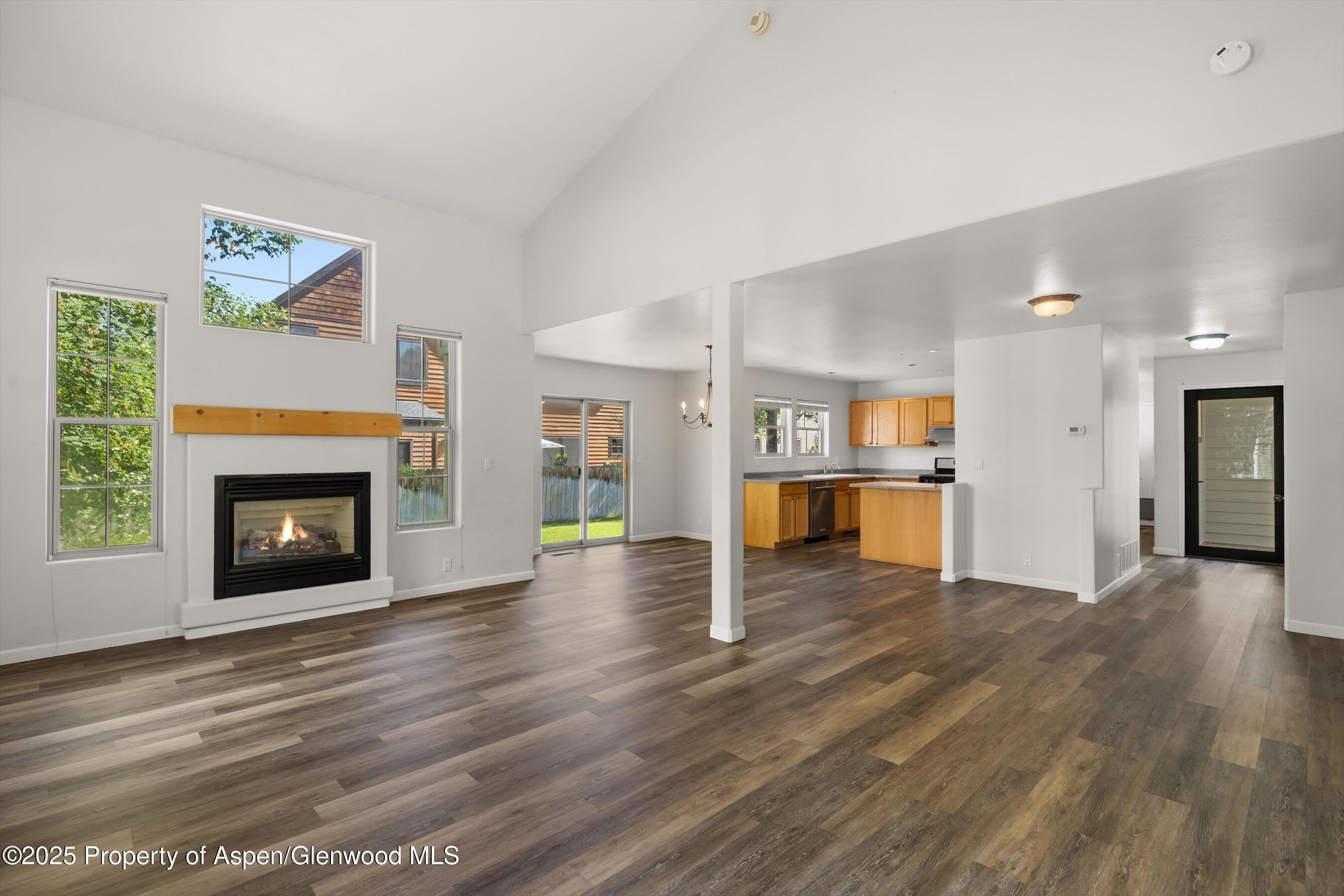 528 Lake Court – photo 4