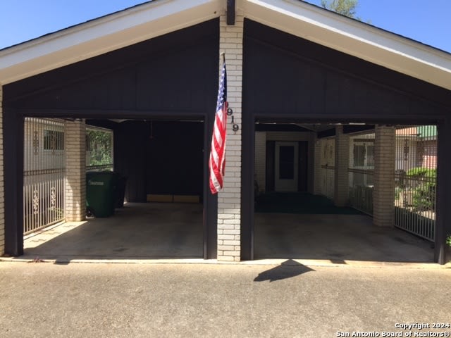 10919 Whisper Valley Street – photo 4