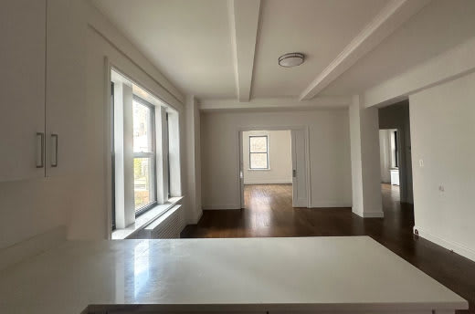 182 E 70th St – photo 3