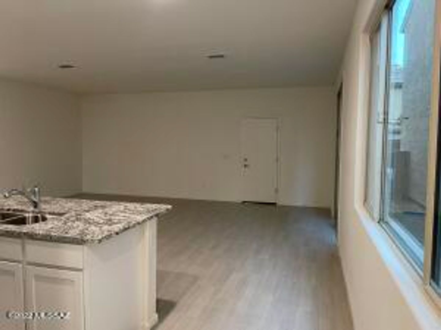 Beautiful 4Bdm 2.5Ba Home, Centrally located! – photo 3