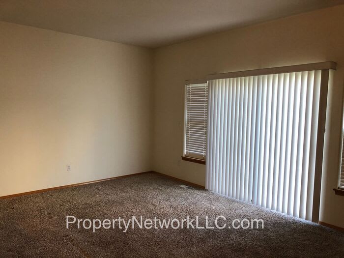 672 NE Anderson Road – photo 5