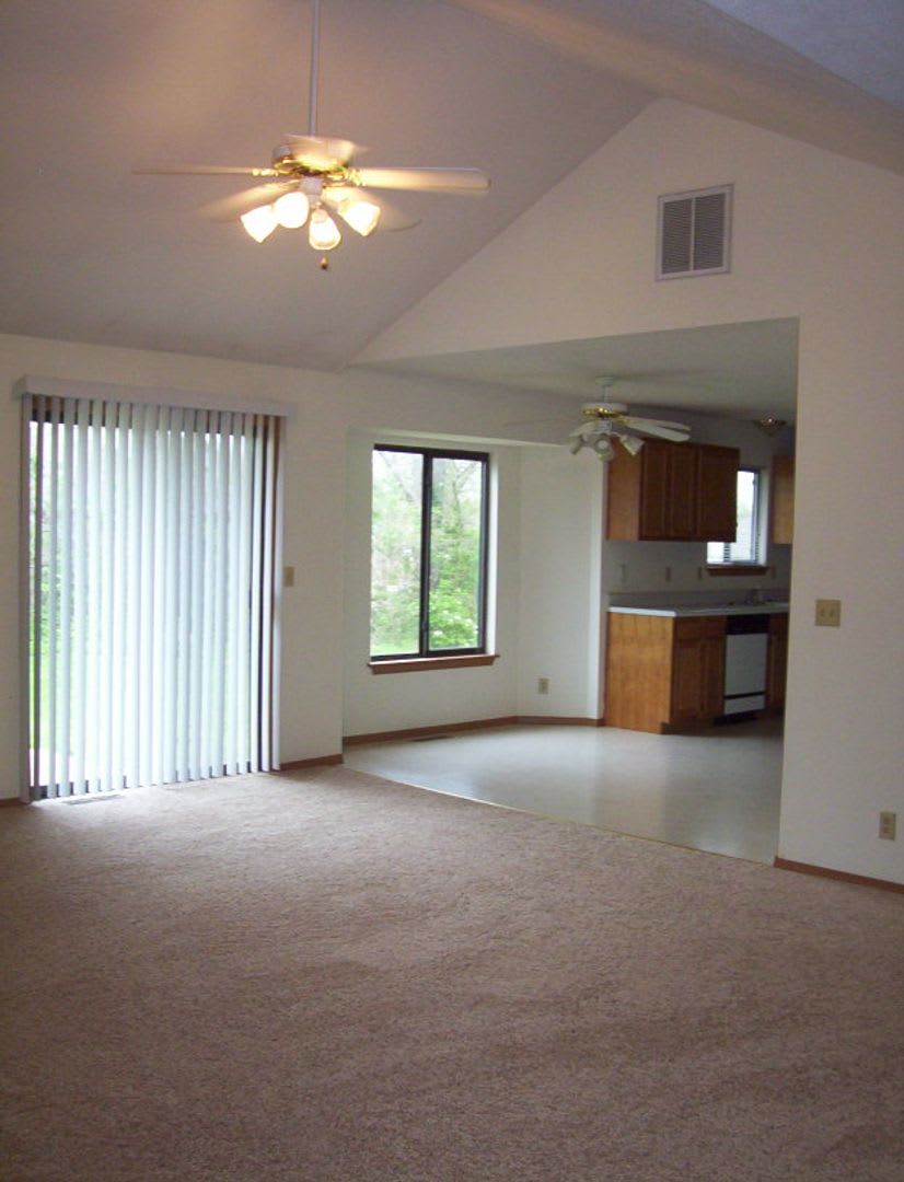 Adorable Three Bedroom House In Quiet Neighborhood – photo 5