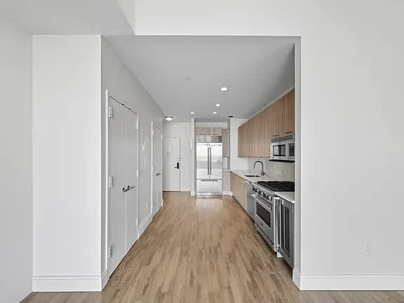 1502 Voorhies Ave Apt 2 – photo 3