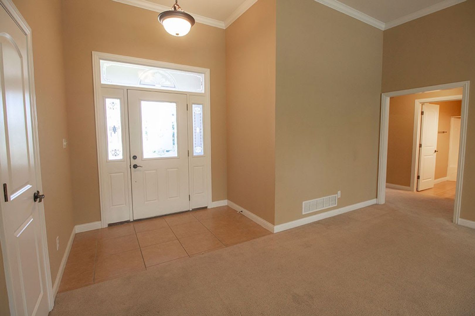 Supreme Residence For A Modern Lifestyle In This 3 Bedroom Home – photo 2