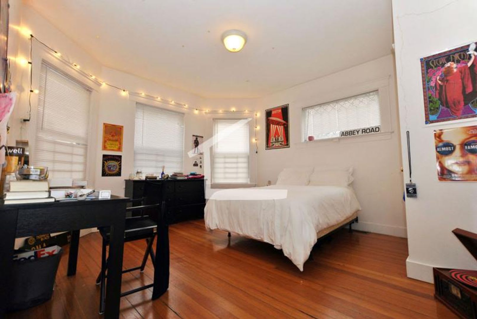 4 bed near green line Allston – photo 5