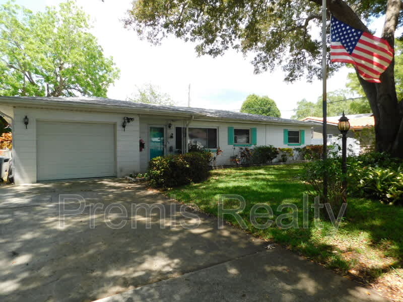 3563 Floral Drive – photo 1