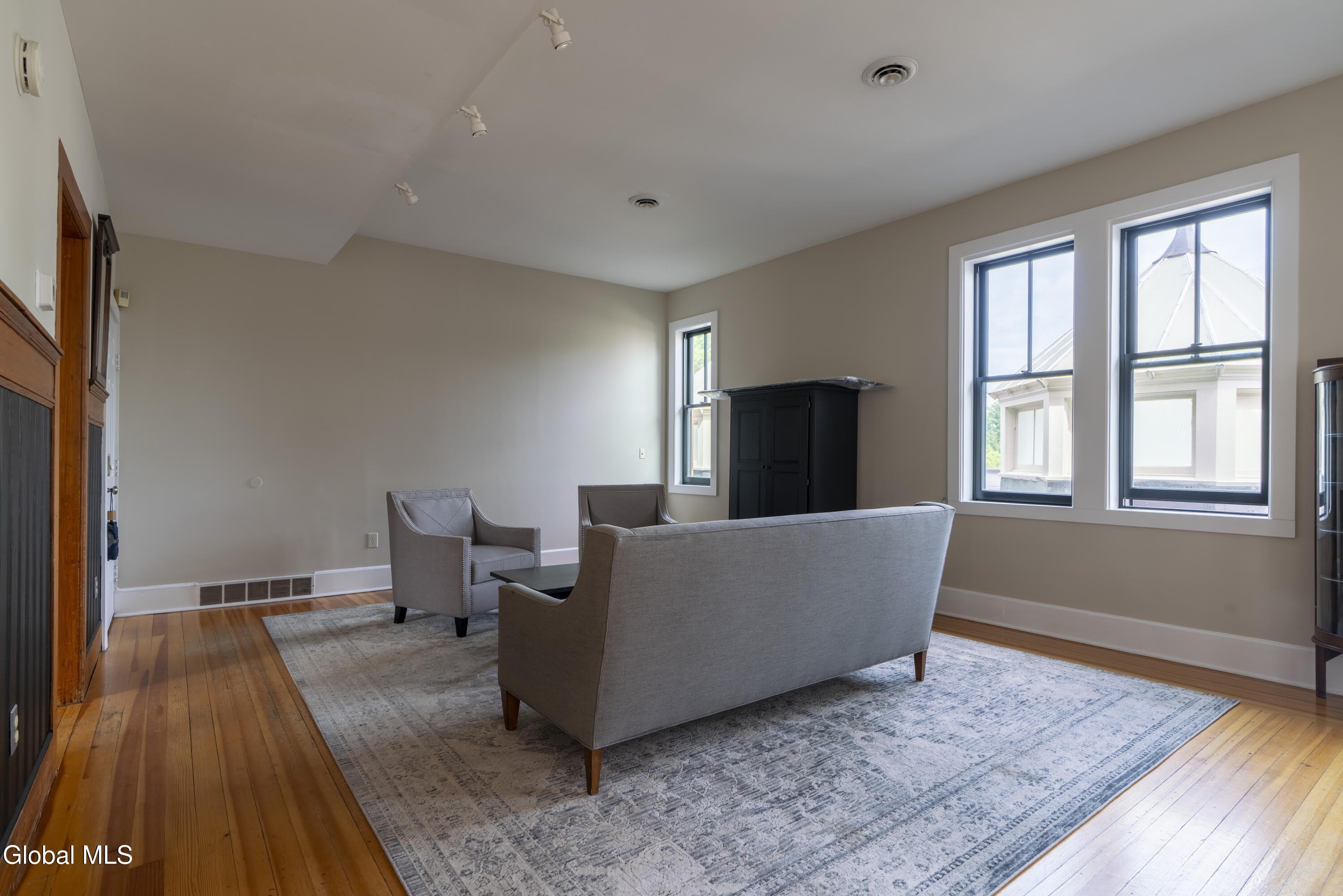 153 Regent Street – photo 3