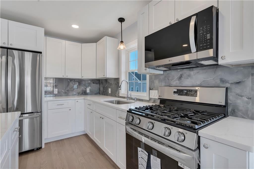 10 Anthony Avenue – photo 3