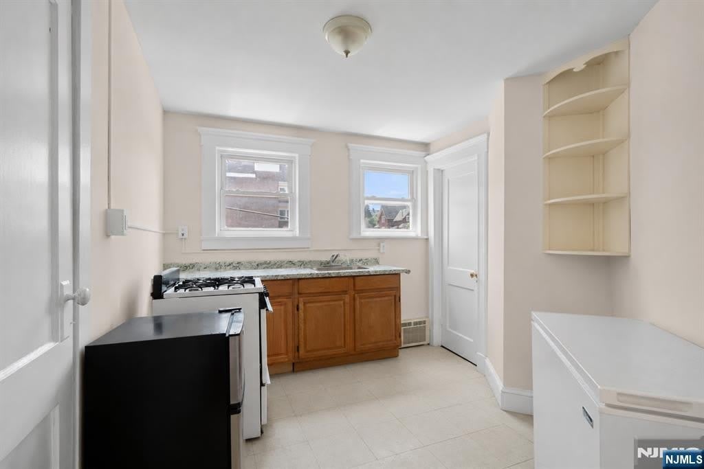 12 Sylvan Street – photo 4