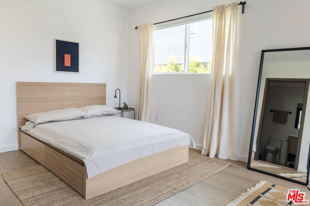 925 N Mariposa Ave – photo 5