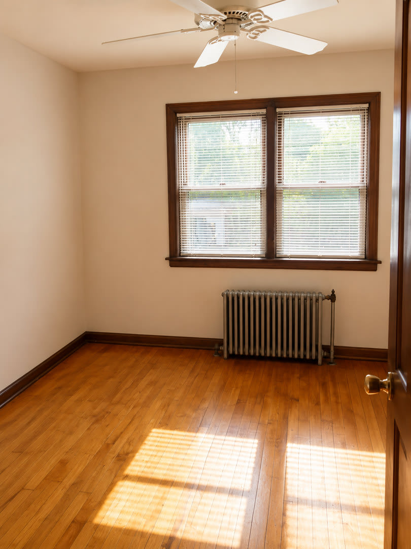 AVAILABLE SEPTEMBER 1ST EKEN PARK 2 BEDROOM – photo 3