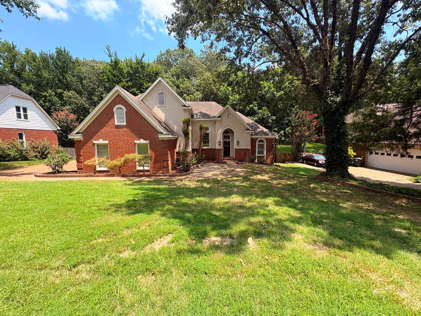 One Of Kind Home In Woodchase Subdivision Over 3400 Sq Ft Must Have Owner S Approval On Pets Fees Will Apply – photo 2