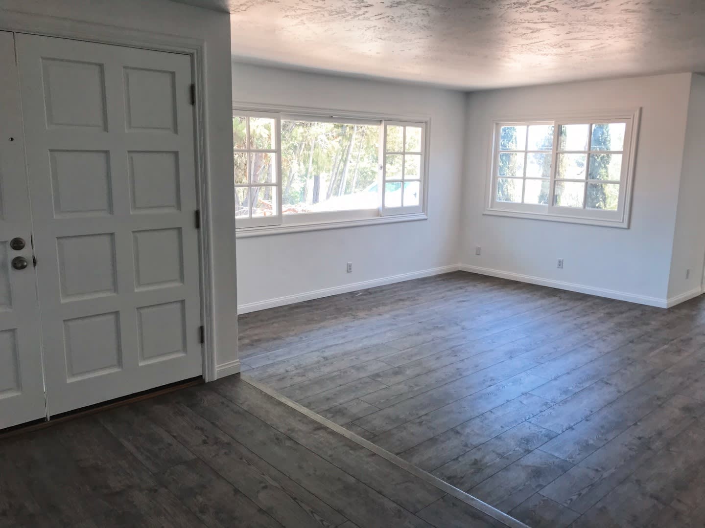 Rare Find Completely Remodeled 3 Bedroom 2 5 Bath Home – photo 2
