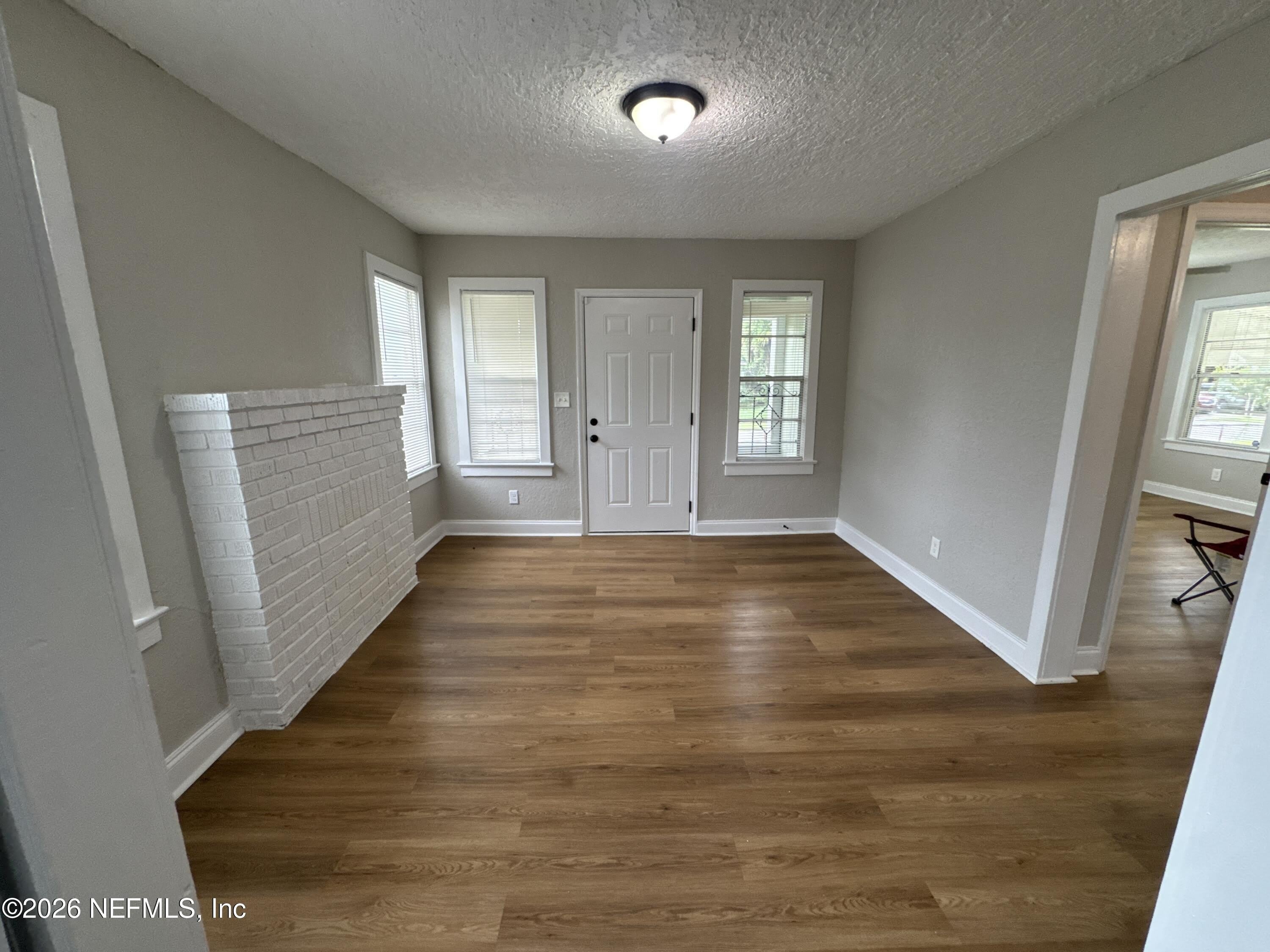 1645 W 12Th Street – photo 4