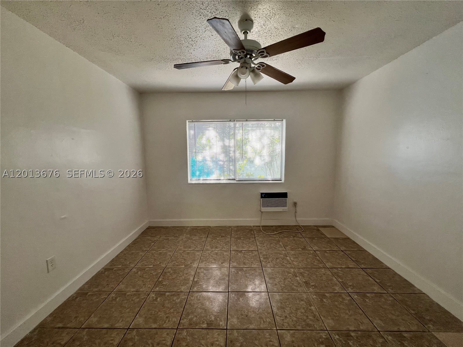 5600 NE 1st Ave – photo 2