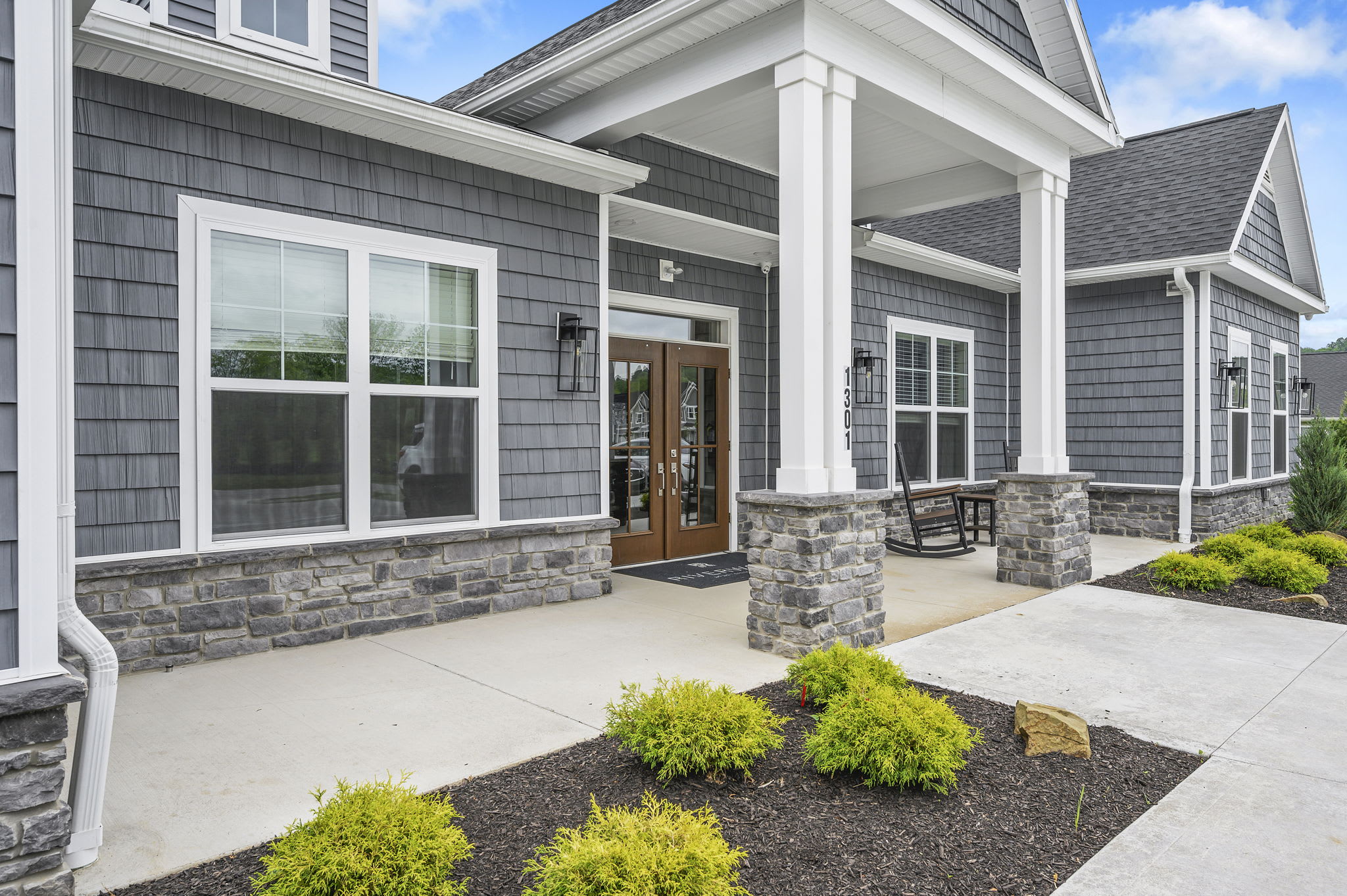 1147 Newton Street – photo 3