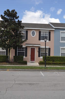 Beautiful 3 Bedroom Townhome In The Heart Of Avalon Park – photo 2