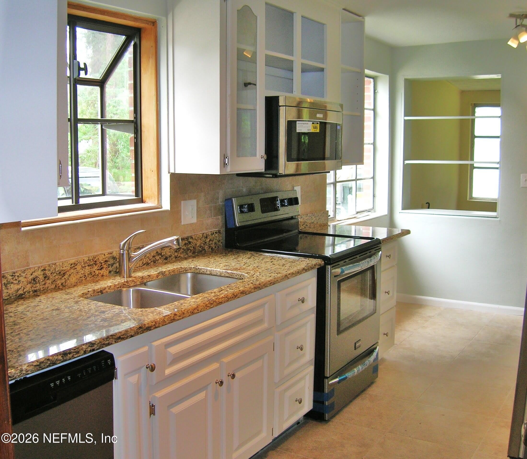 1077 Wolfe Street – photo 4