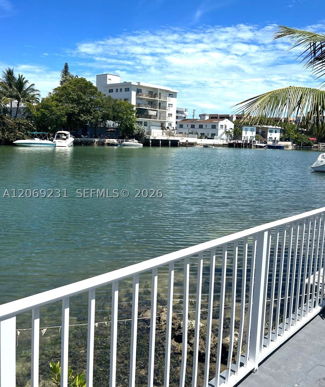 8271 Crespi Blvd – photo 1