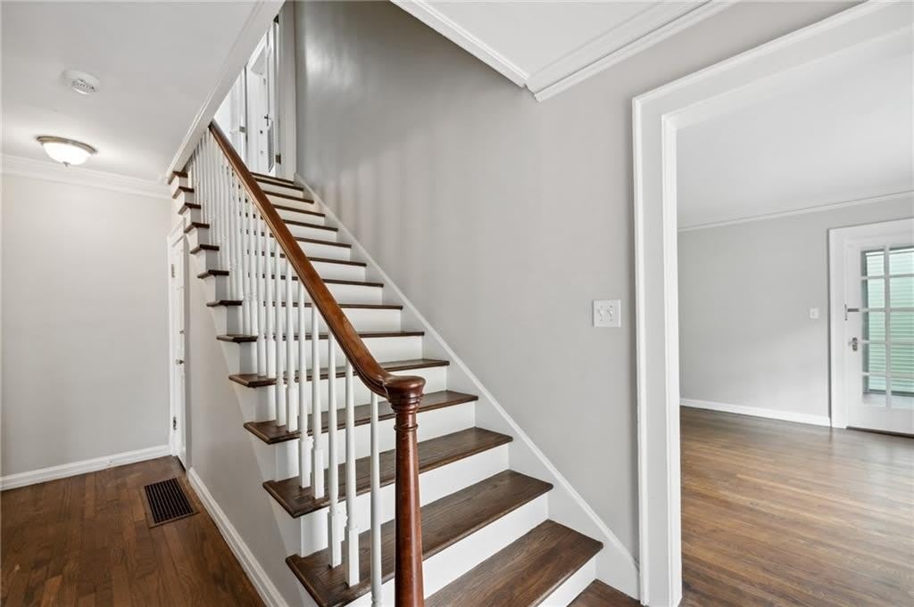 2878 N Hills Drive NE – photo 5
