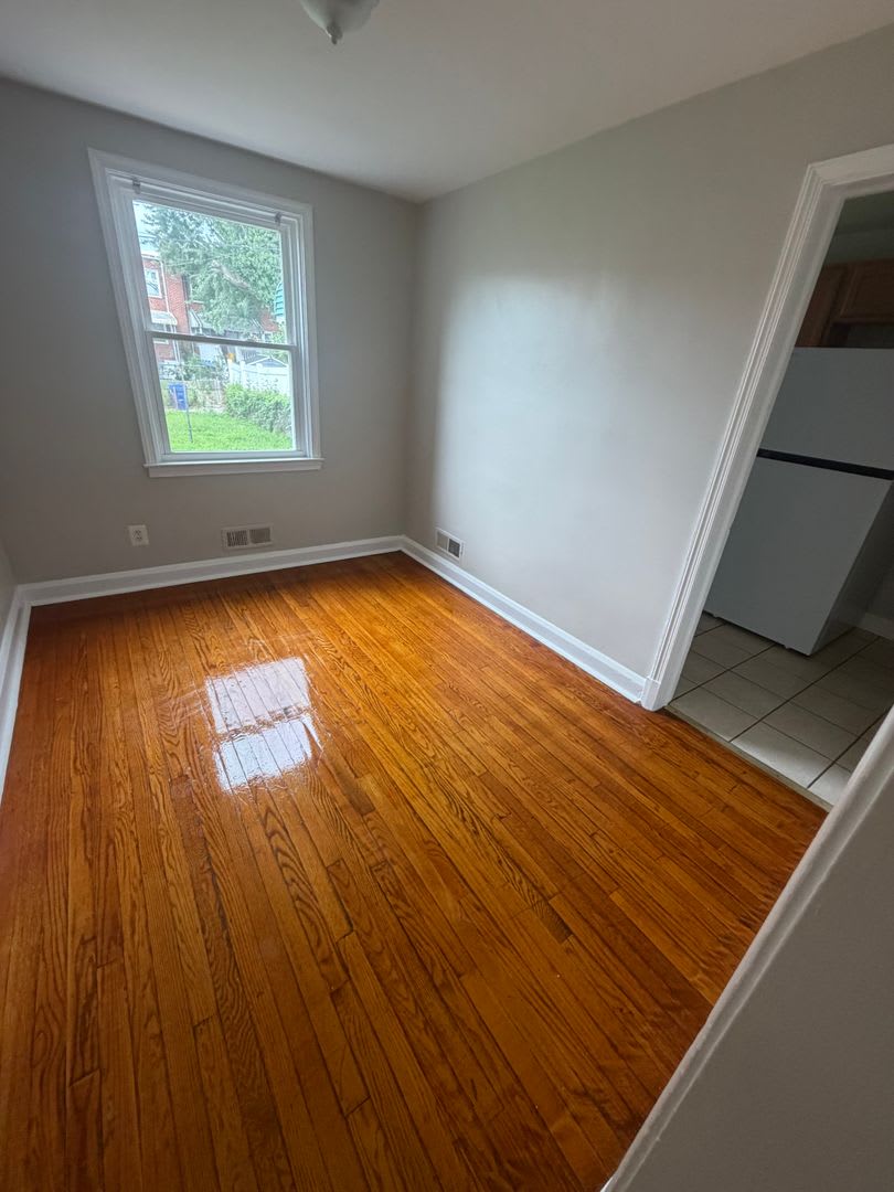 2 Bedroom Townhome in Belair-Edison! – photo 2