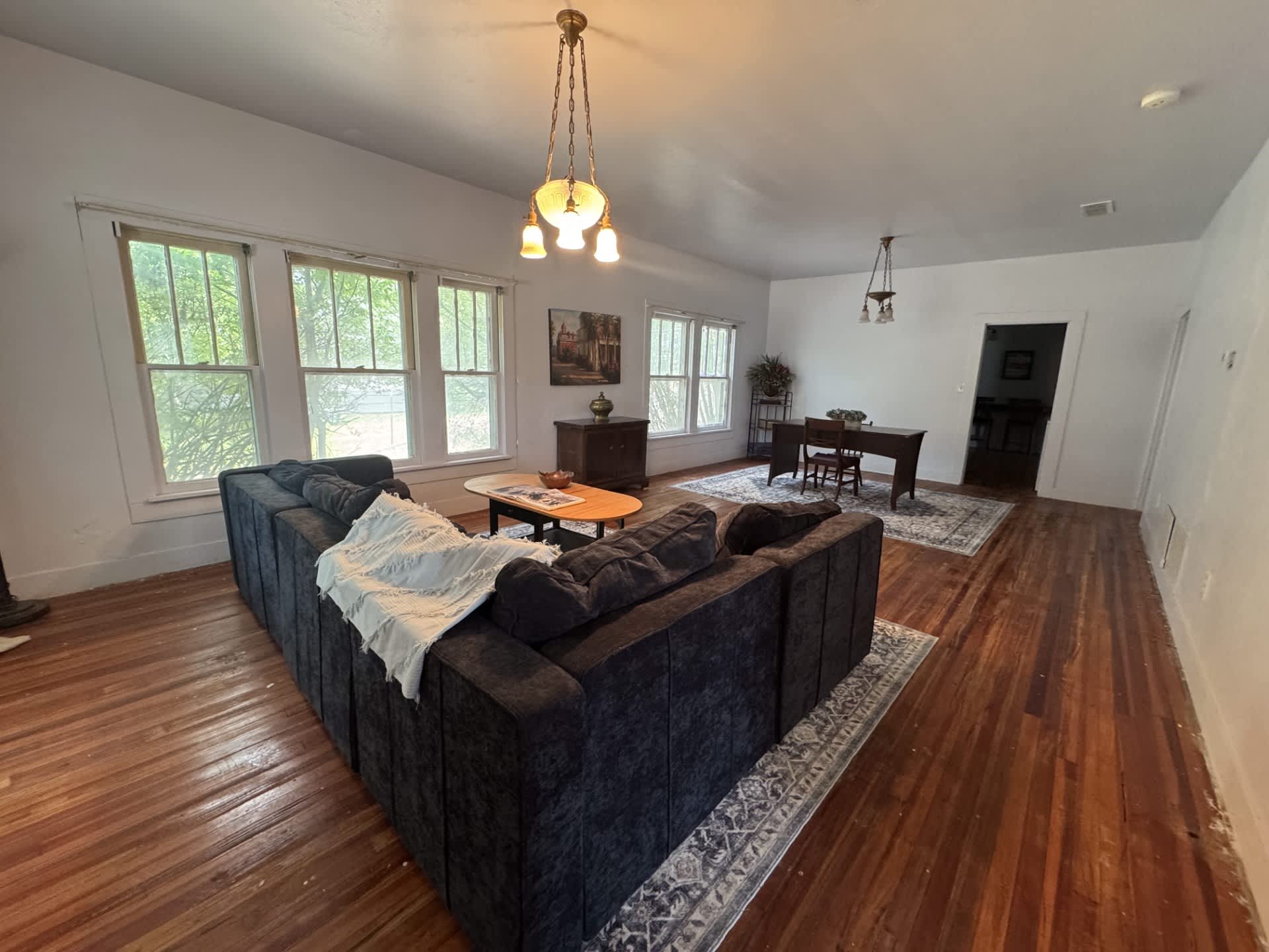 817 West Long – photo 1