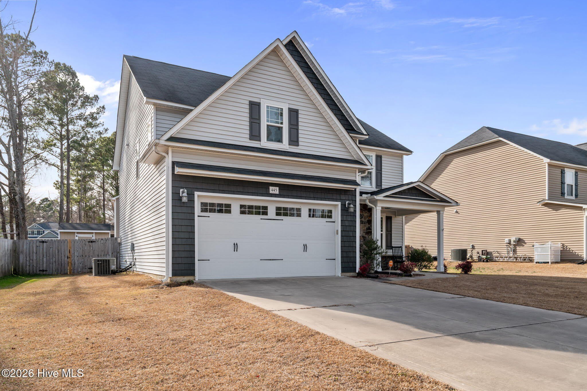 445 Lancaster Drive – photo 3