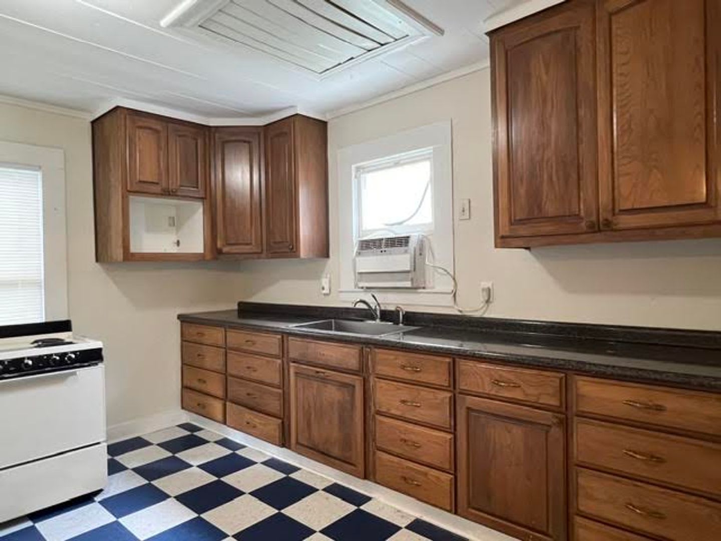 1107 S Old Temple Rd – photo 2