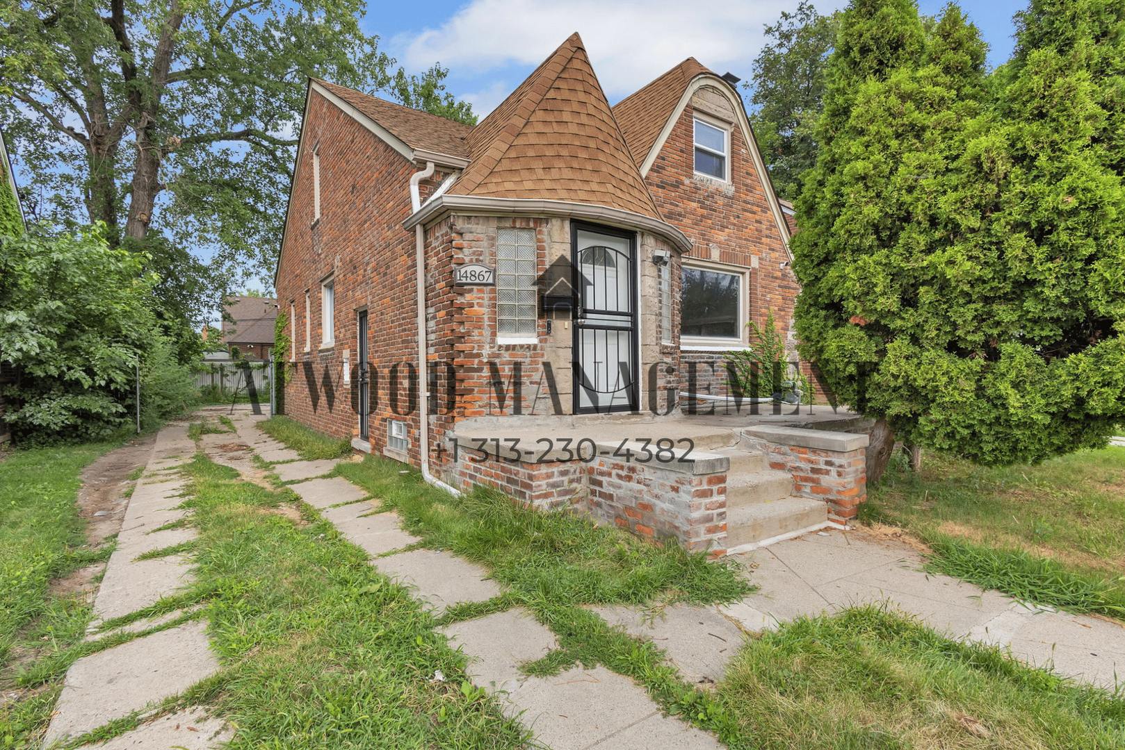 This beautifully updated 3-bedroom, 1-bath single-family home is ready for move-in! – photo 1