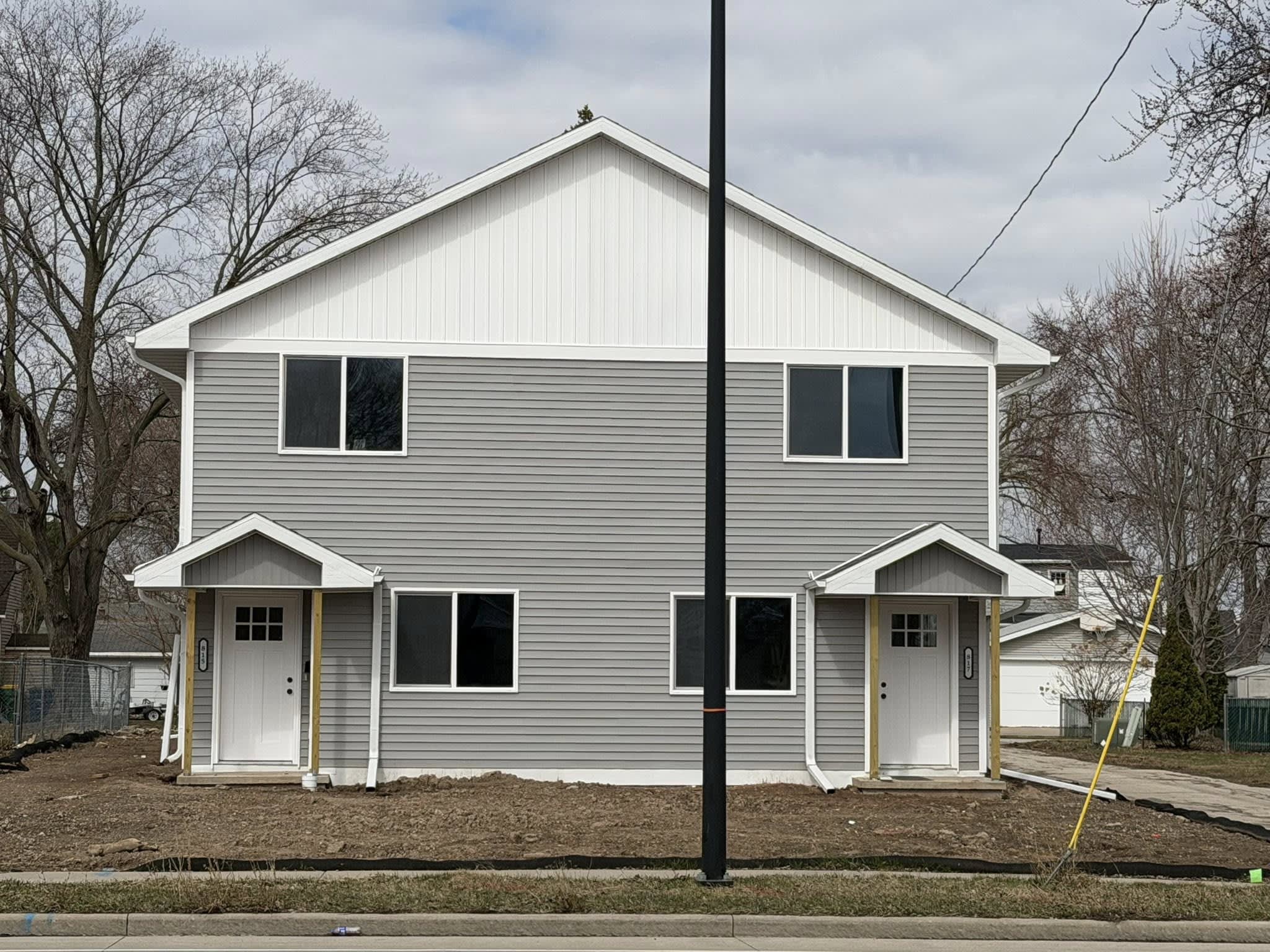 815 N Webster Ave – photo 1