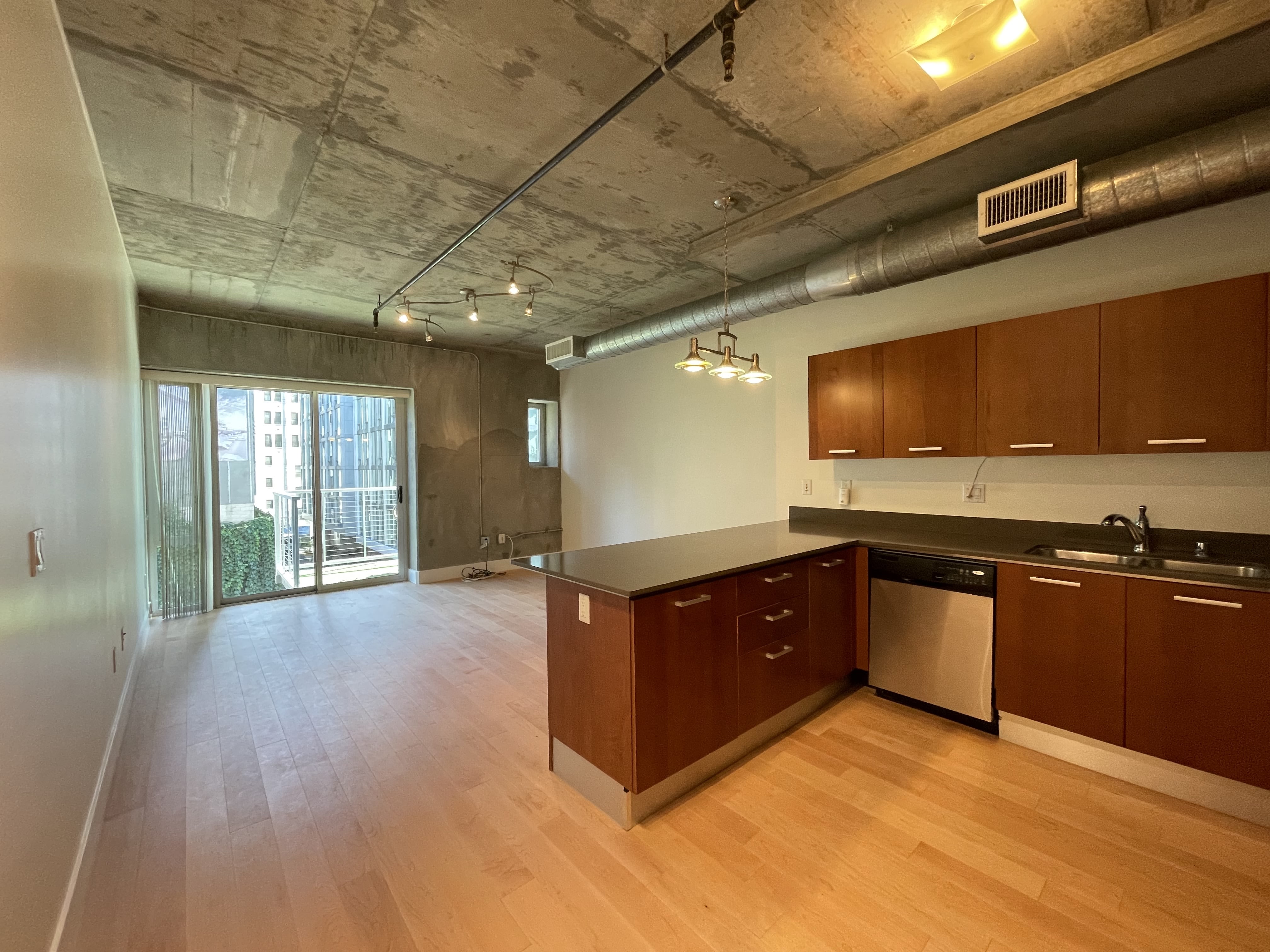 645 West 9th Street – photo 2