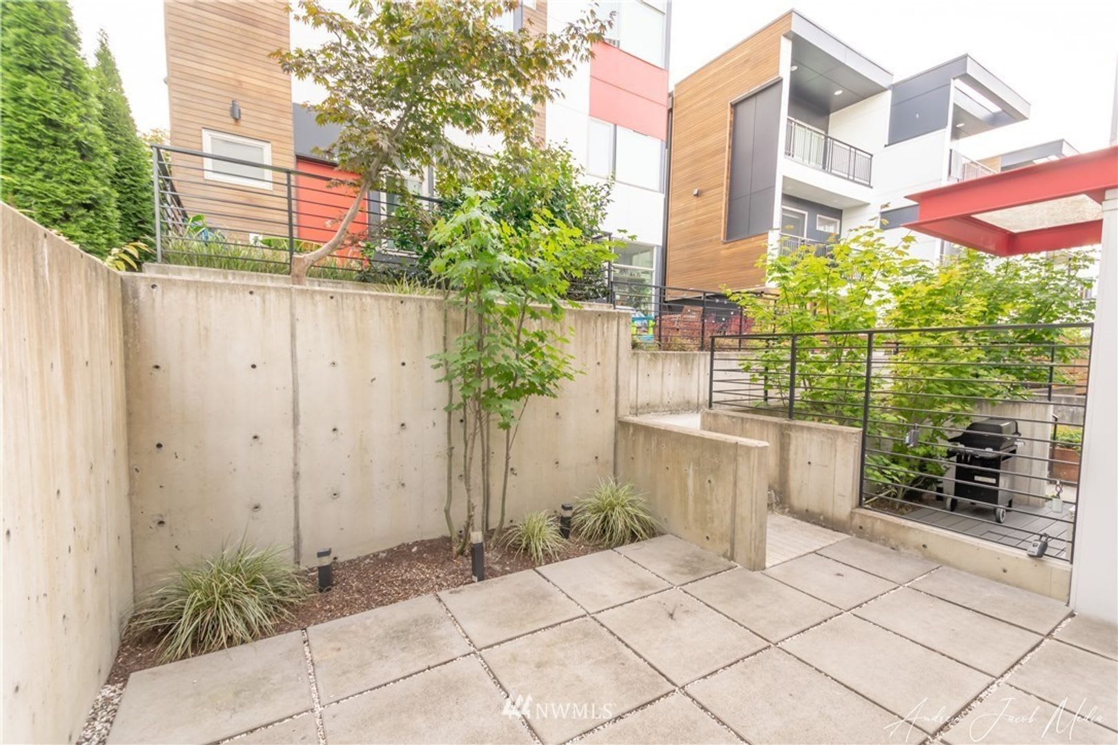 3Bd/2.5Ba Seattle Townhome – photo 2