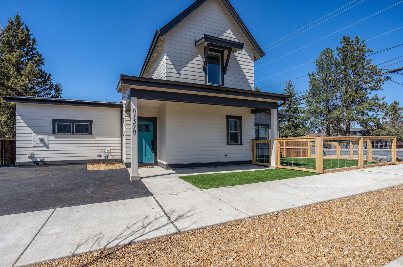 Modern Home With Hot Tub Game Room 2 King Suites 60 Day Minimum – photo 4