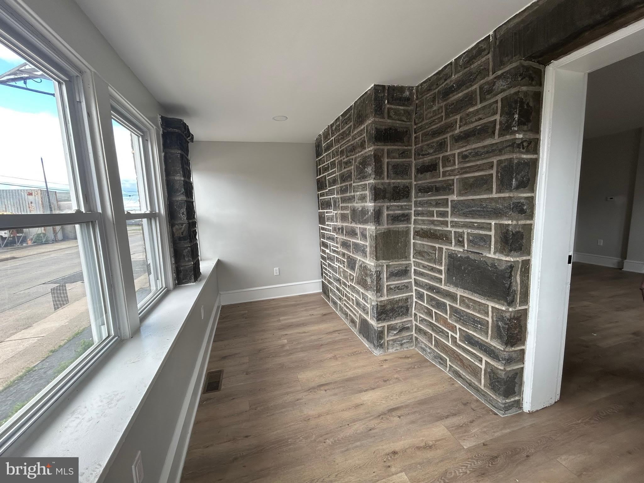 825 JERSEY Avenue – photo 3