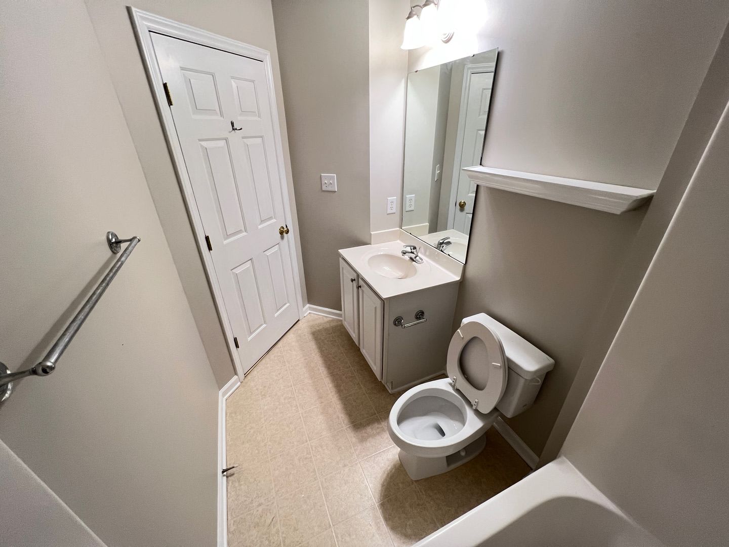 Room in 3 Bedroom Home at Governors Dr – photo 2