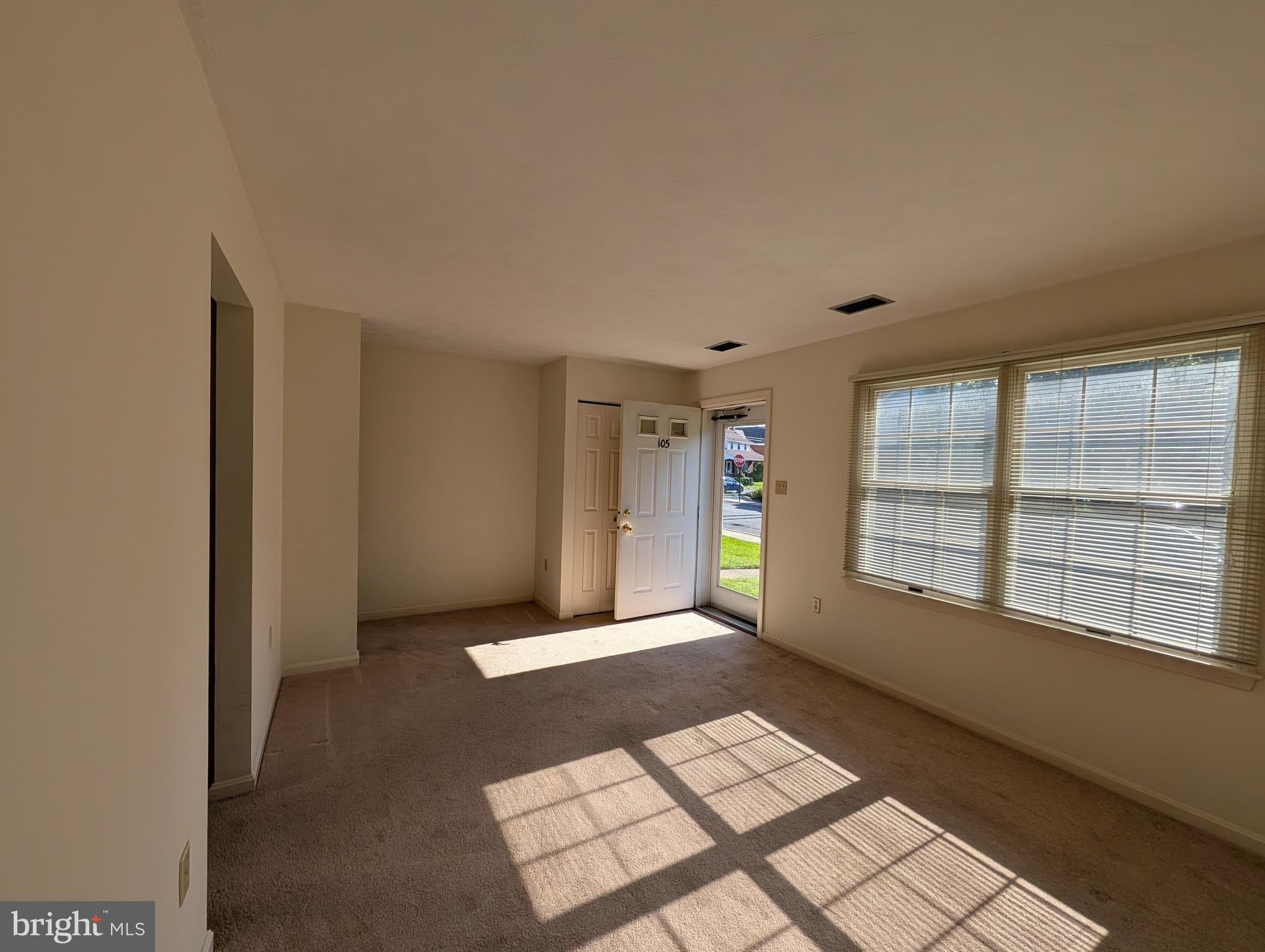 105 RIDGE Avenue – photo 3