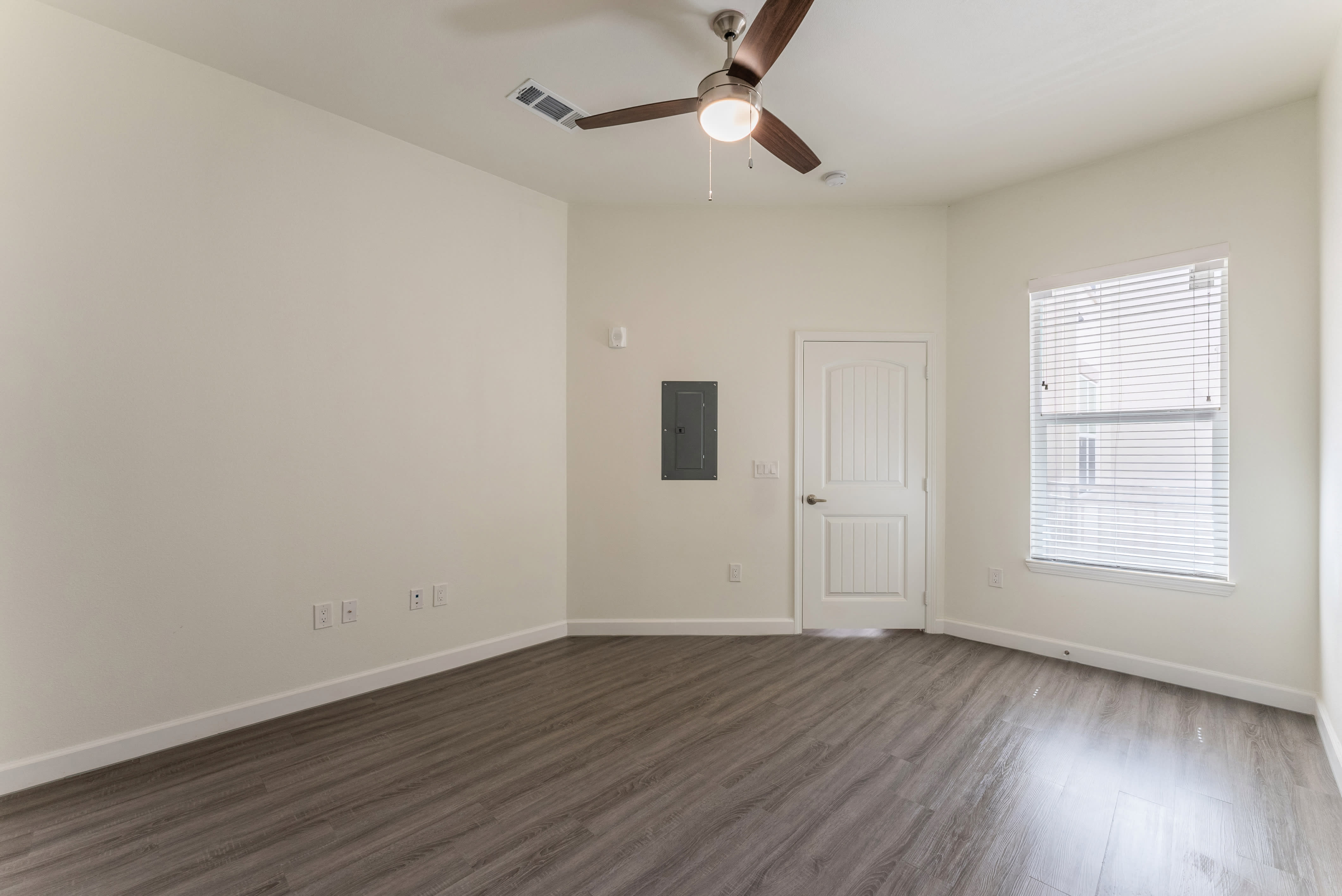 The Residences at 3000 Bardin – photo 5