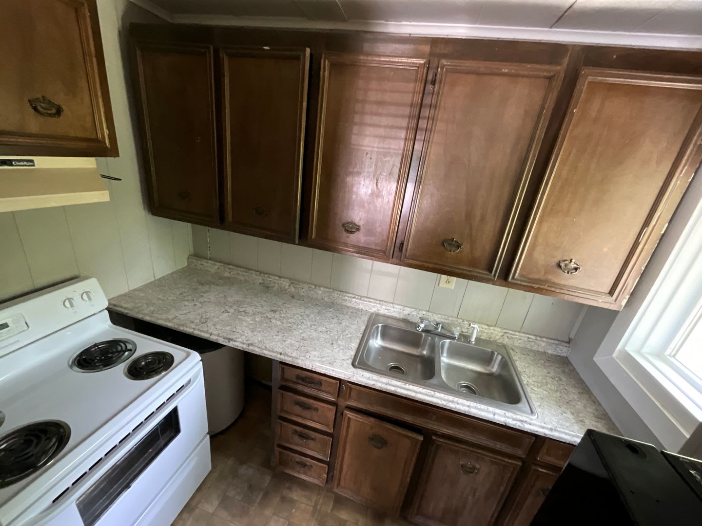 Cozy 1/1 Cottage at Hill Loop in Bonifay with Water/Sewer, Garbage, and Lawn Maintenance Included! – photo 3