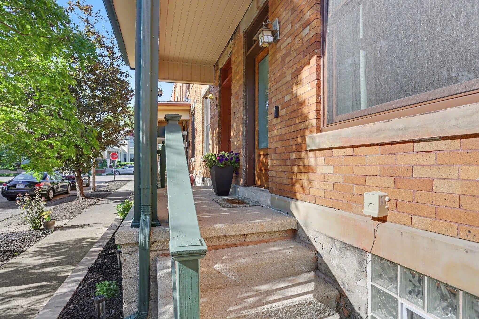 982 Highland Street – photo 3