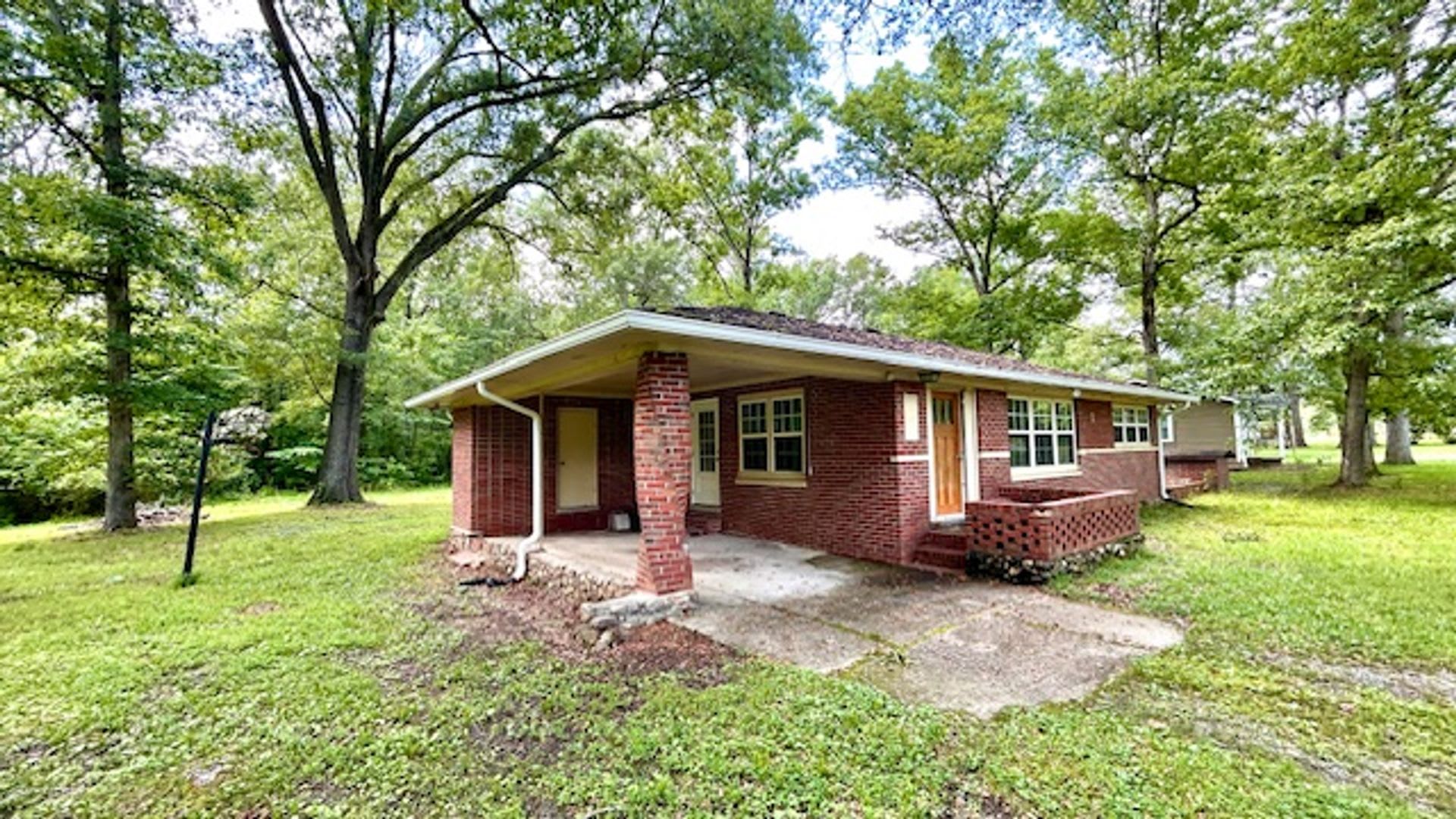 135 Haywood Valley Rd – photo 2