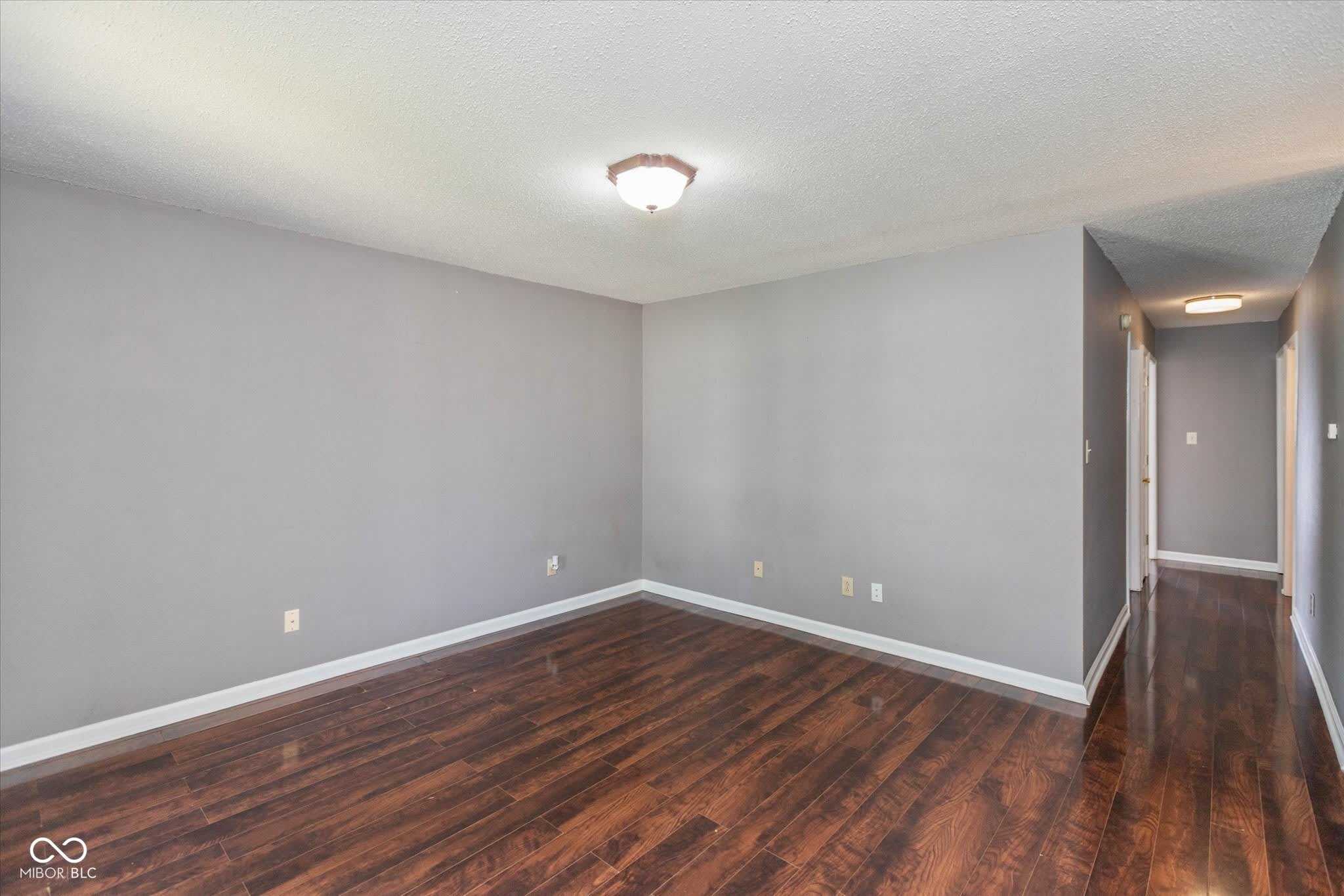 1009 Ebony Circle – photo 4