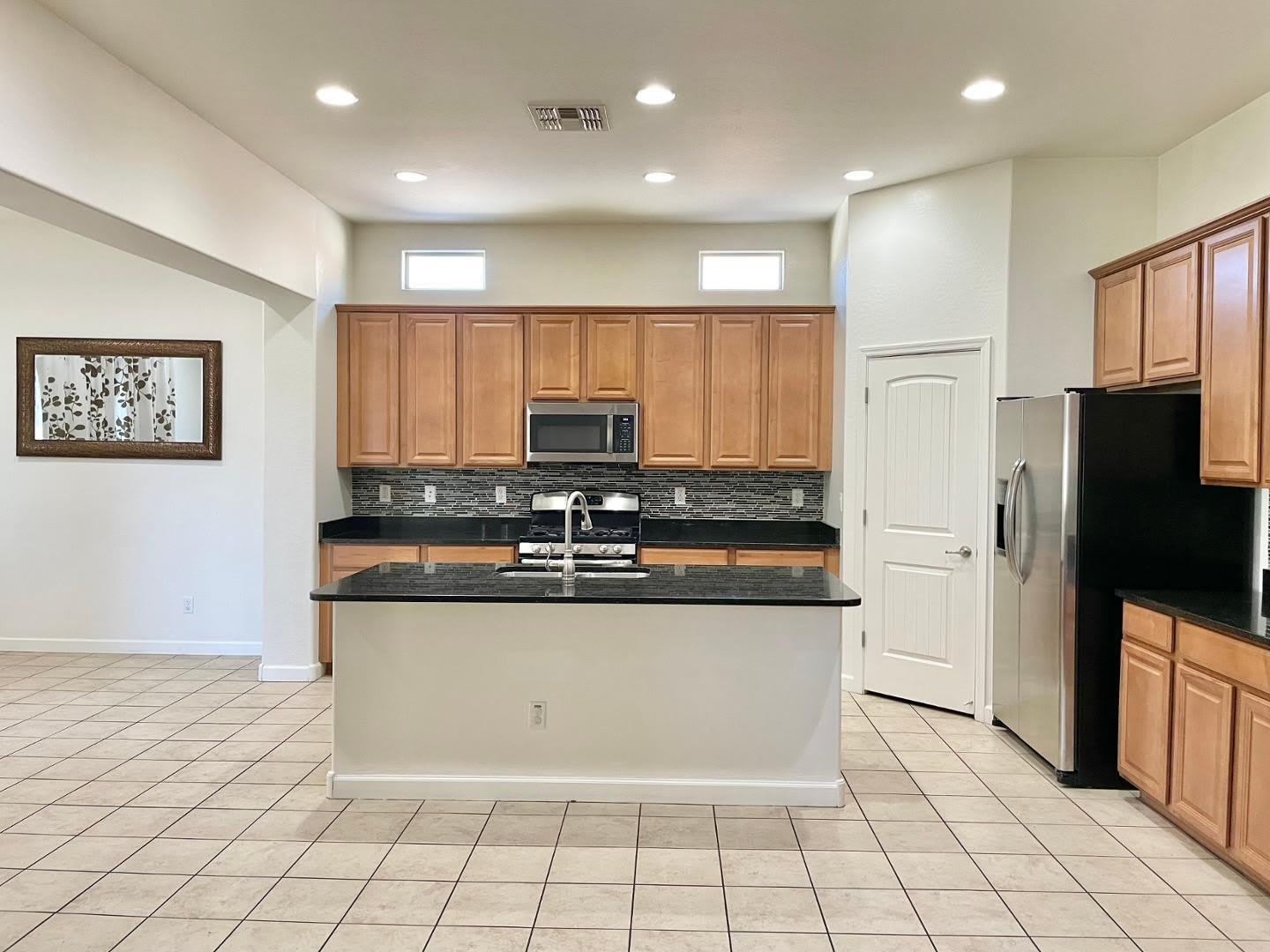 638 E Charlevoix Avenue – photo 3