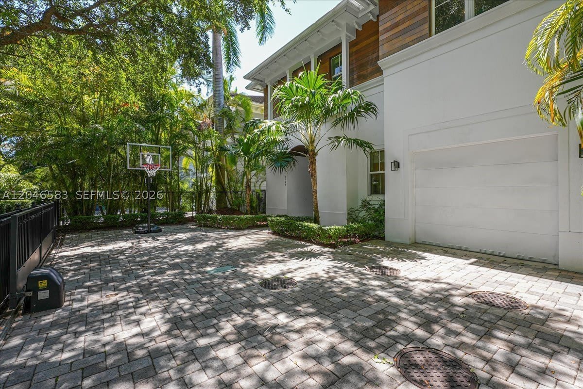 4734 Sunset Drive – photo 3