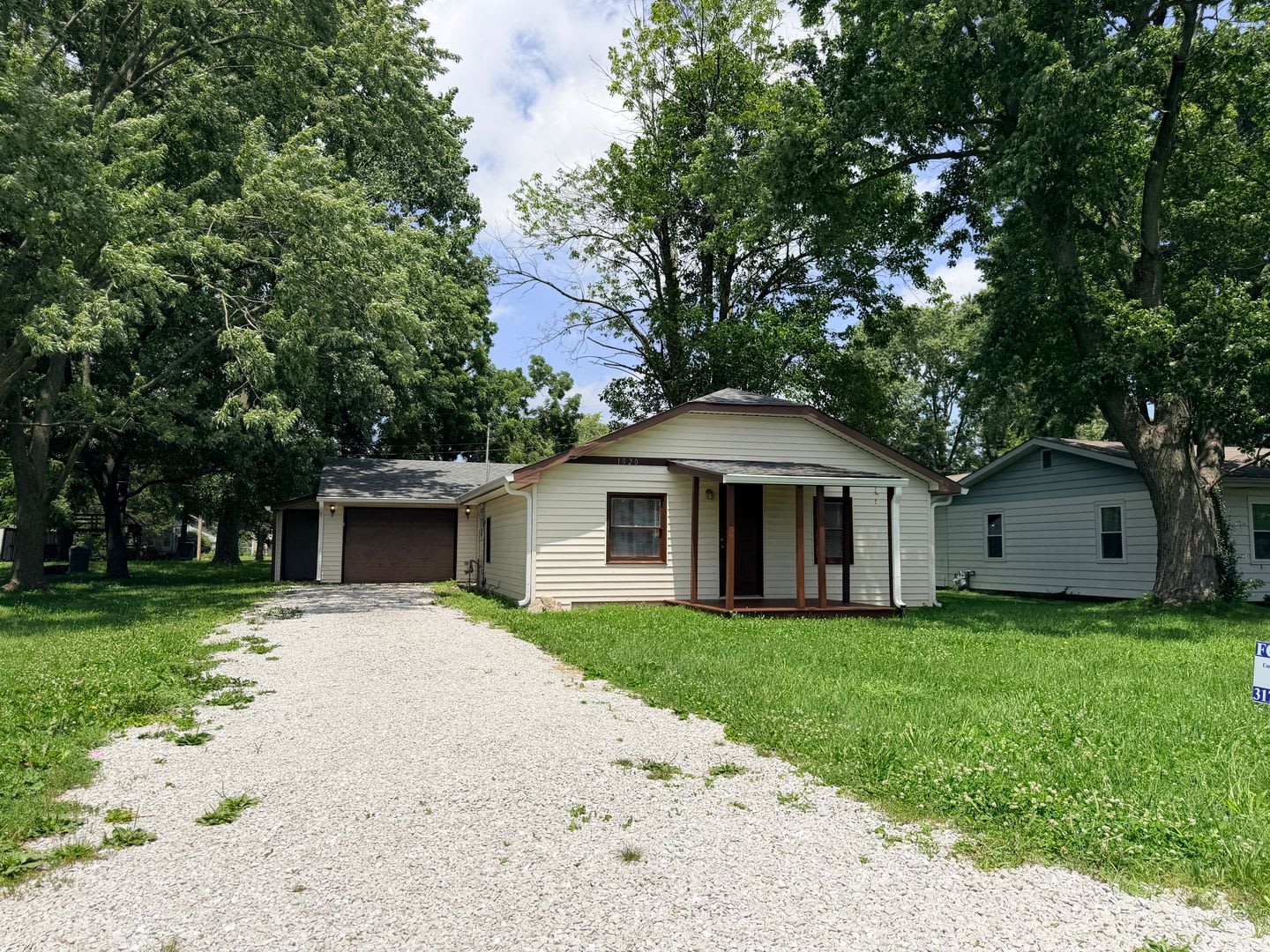 NOW SHOWING: 3 Bedroom/2 Bath Home located at 1020 E Seventh St. Greenfield, IN – photo 1