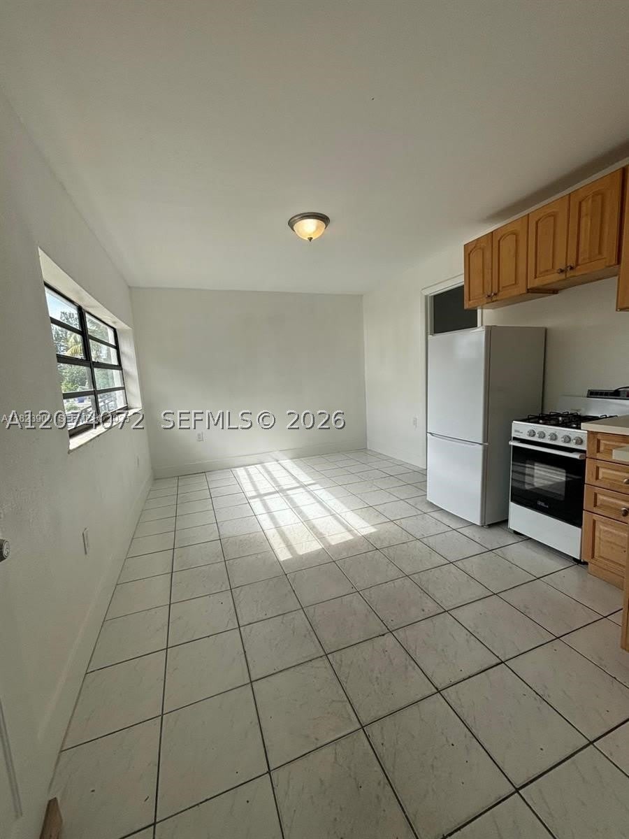 1660 SW 24th Ave – photo 2