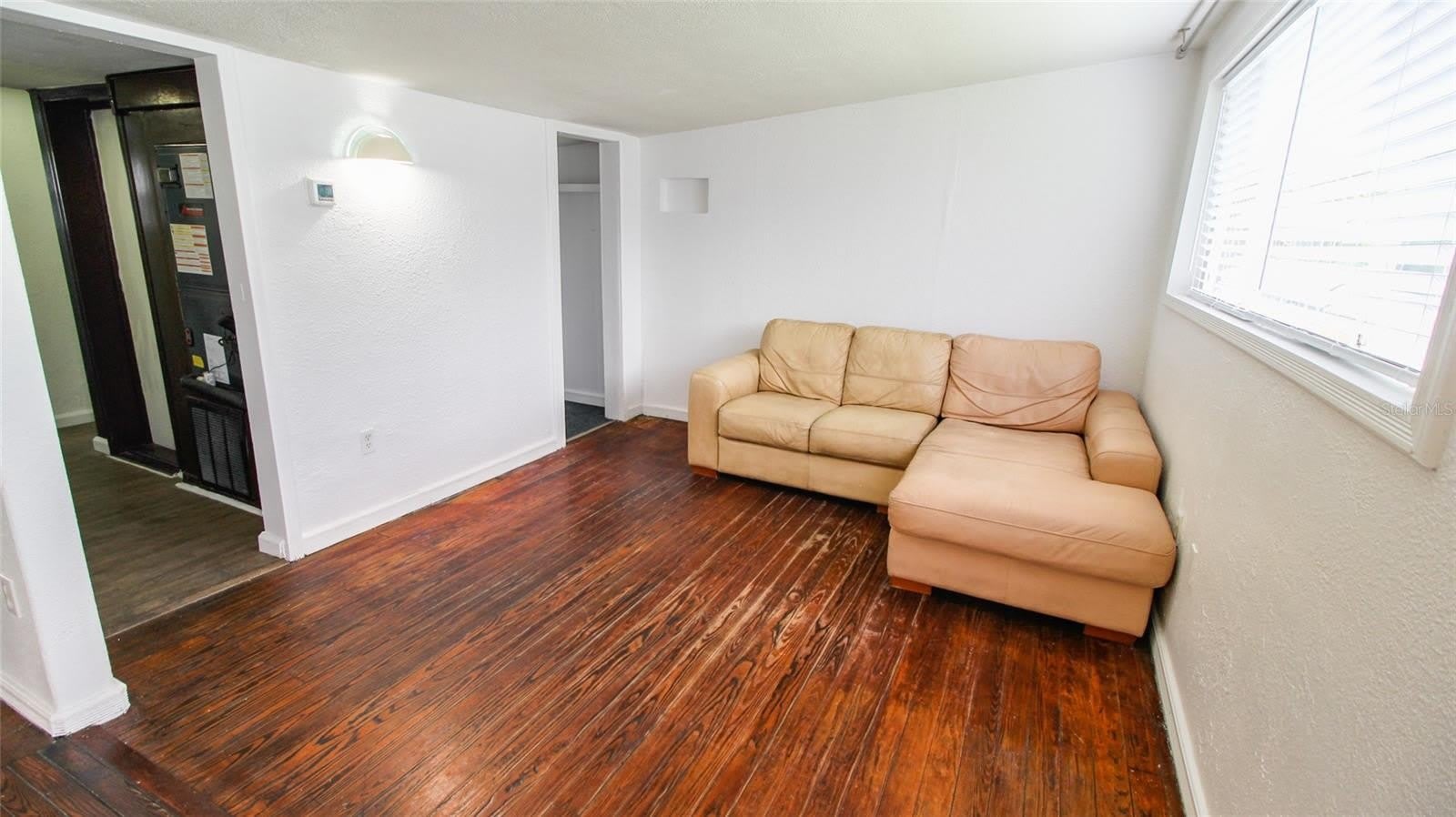 1709 CLOVERLAWN Avenue – photo 4