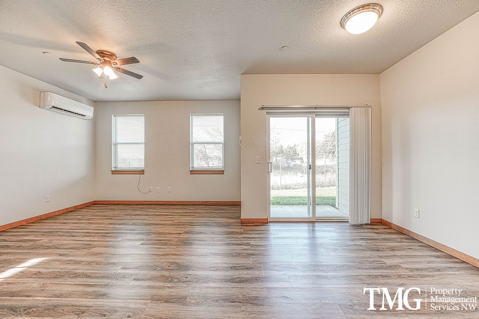 Modern Duplex With Open Layout In Washougal – photo 3