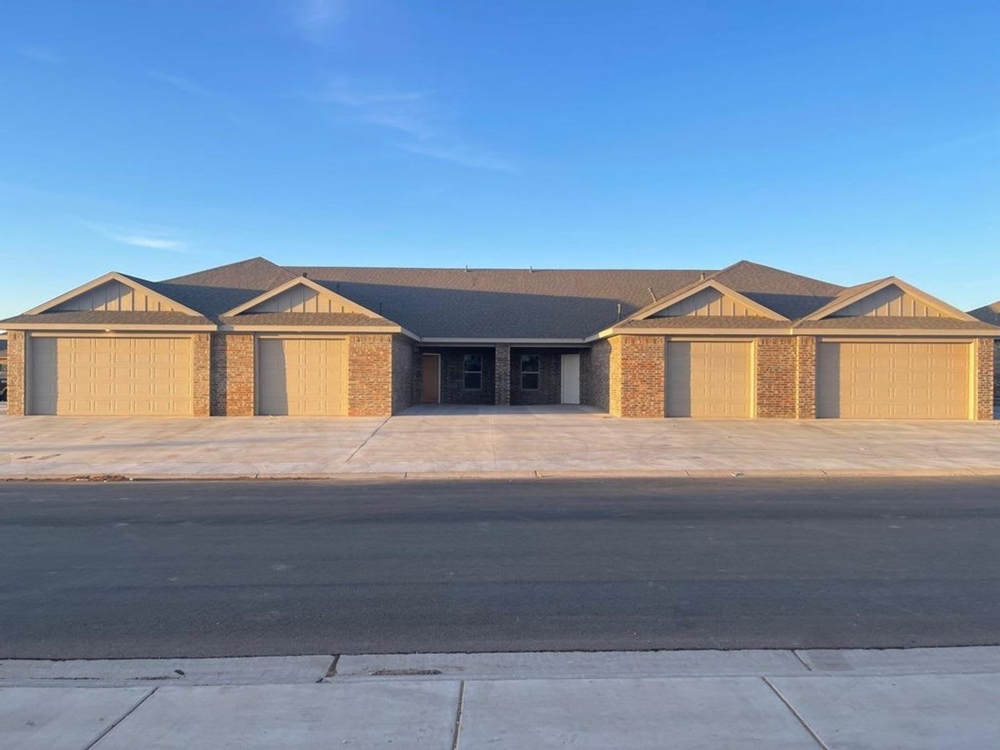 APPLY NOW! 3/2/2 New Build in Lincoln 16! – photo 4