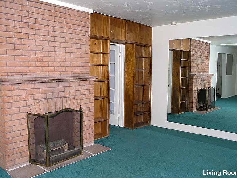 2422 East 4th Street – photo 2