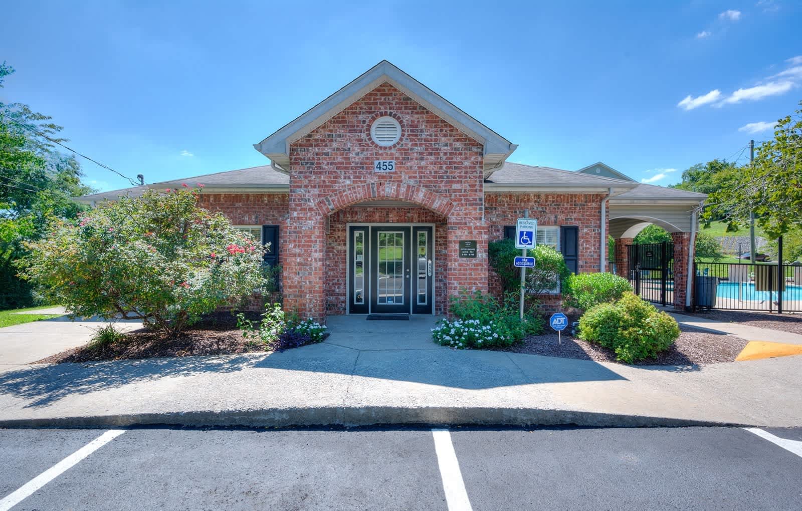 Great 4Br Home Near Brentwood – photo 3